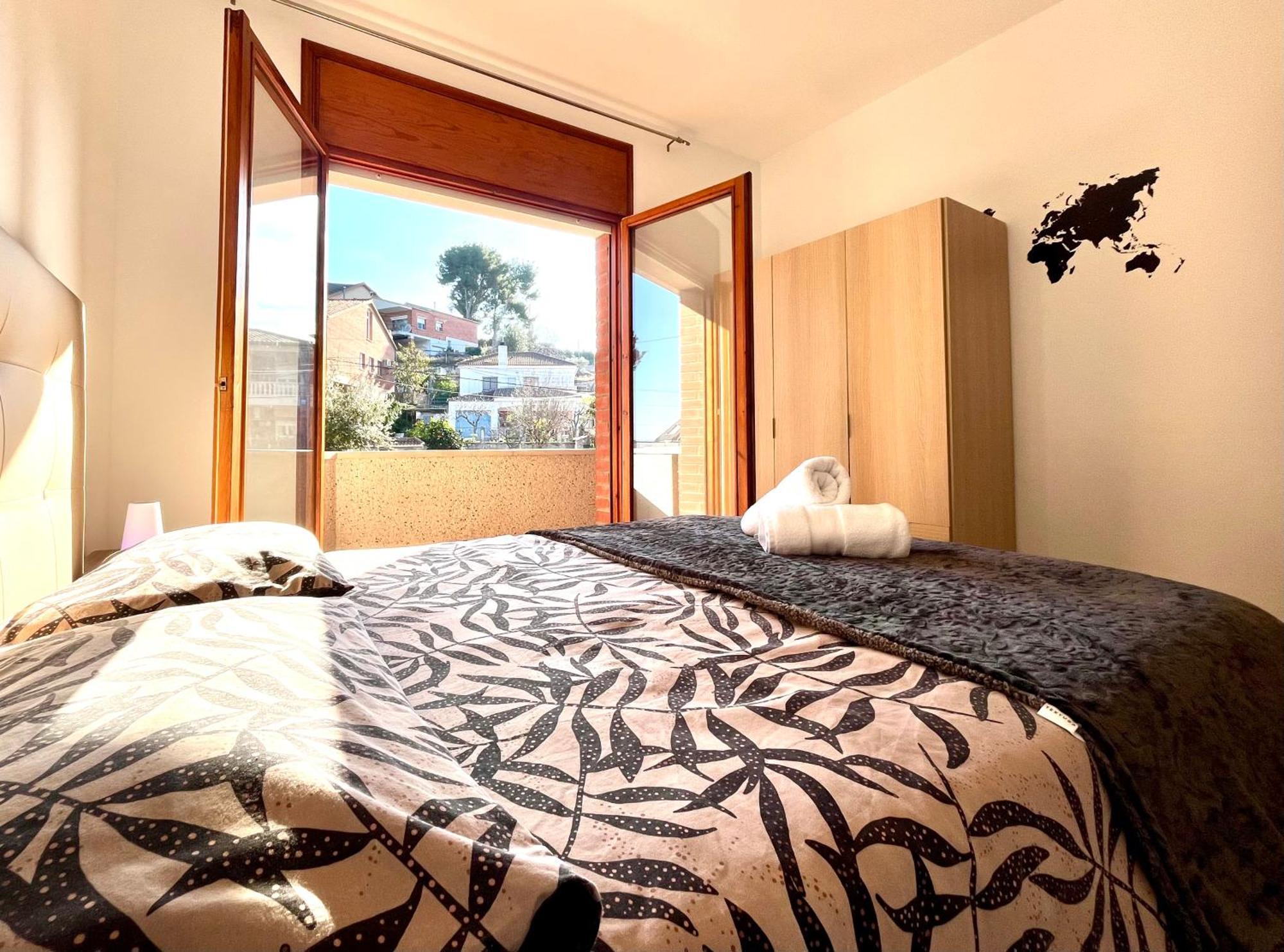Amplio Apartamento, 5 Camas Sant Esteve Sesrovires Bagian luar foto