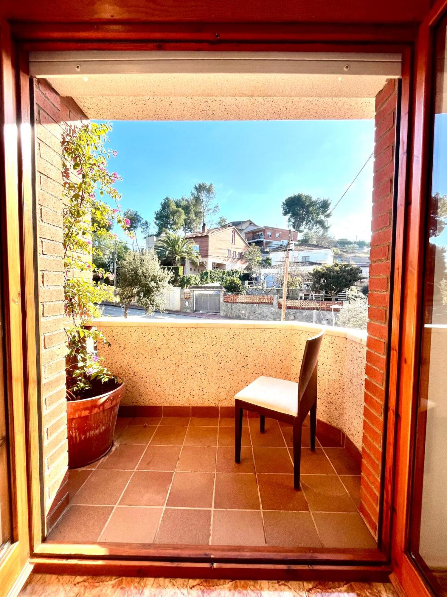 Amplio Apartamento, 5 Camas Sant Esteve Sesrovires Bagian luar foto