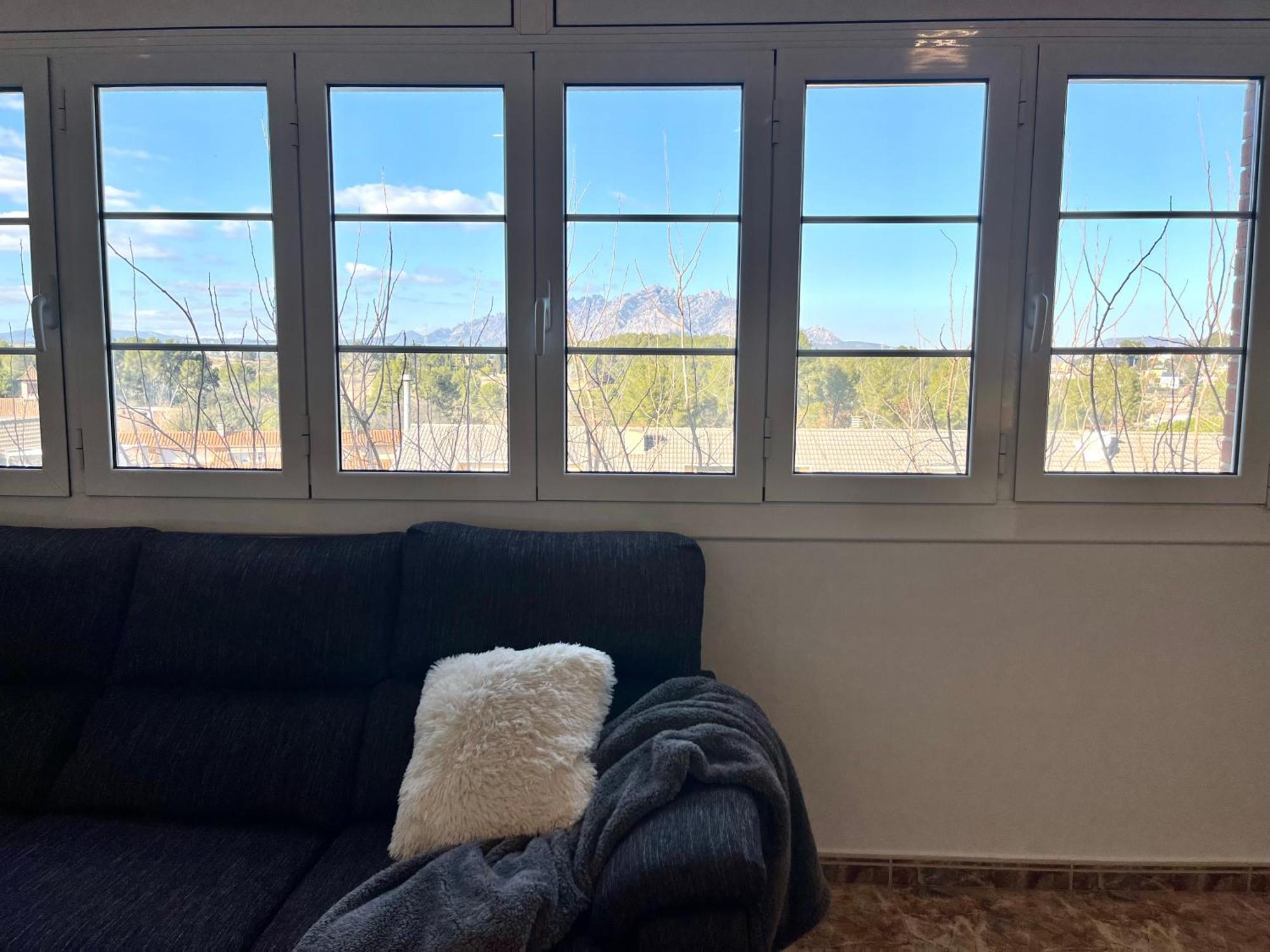 Amplio Apartamento, 5 Camas Sant Esteve Sesrovires Bagian luar foto